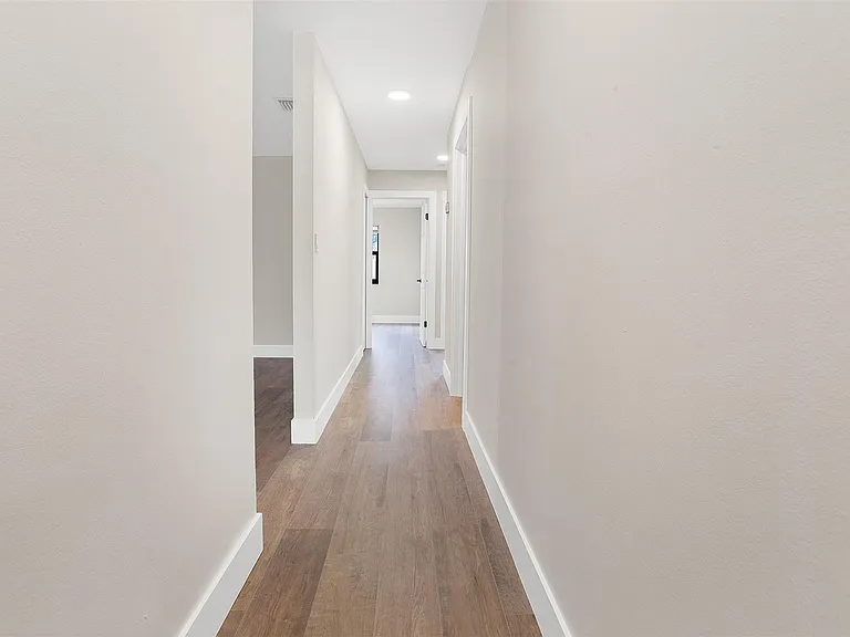 391 NW 58th Ave — Photo 23