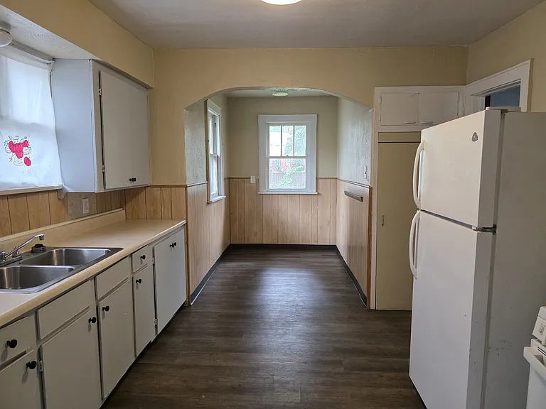 727 East Ave — Photo 6