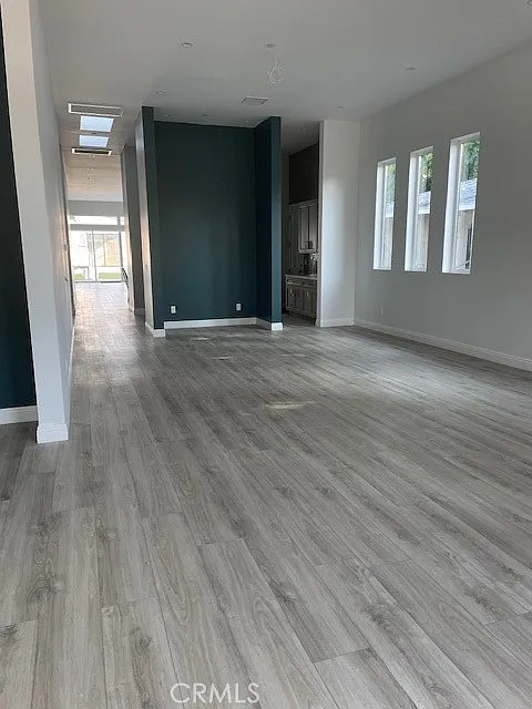 4 bed, 4.5 bath, 3676 sqft, $8,995 — Photo 4