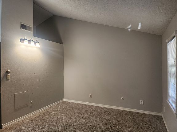 2nd image of 2530 Macomb Ave #7
