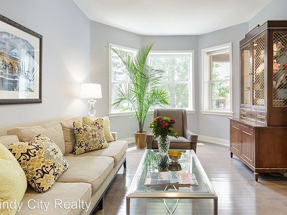 3rd image of 1518 W Balmoral Ave #1