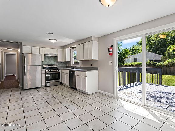 3rd image of 404 Chamberlain Street