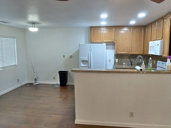 4th image of 4411 32nd St