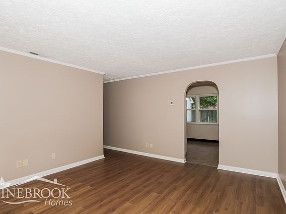 4th image of 2331 Grant Ave