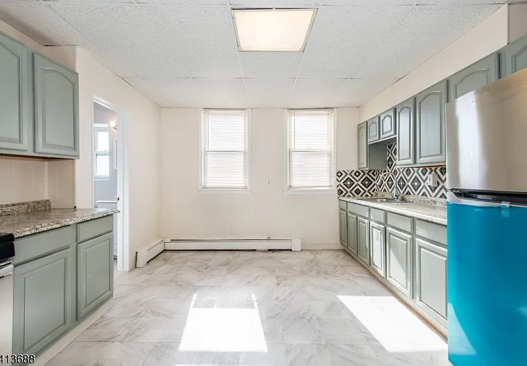 226 Franklin Ave #2R — Photo 14
