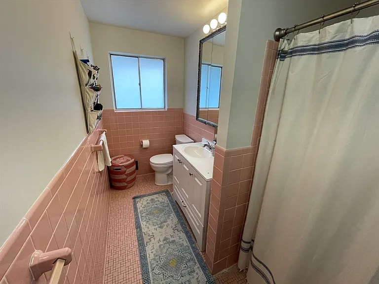 178 Beethoven Ave #- — Photo 12