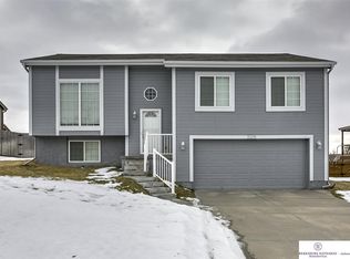 2605 Hogantown Dr, Bellevue, NE 68123