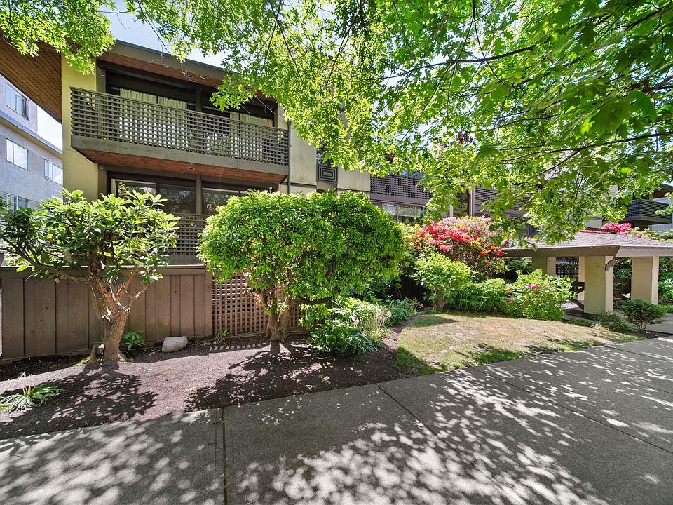 1st image of 141 W 13th St #304