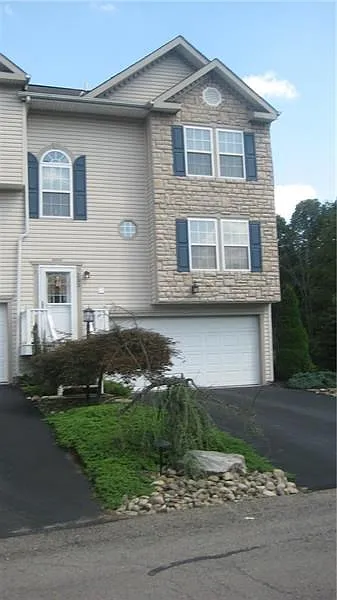 233 Manor View Dr photo 1