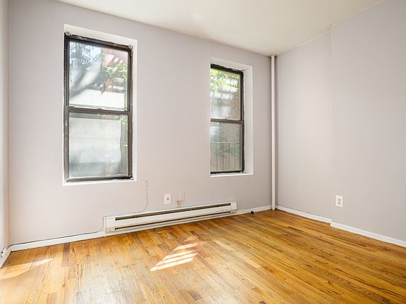 4th image of 326 W 49th St #2RW1