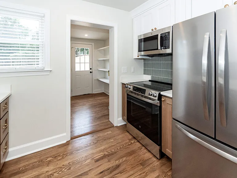 17 Vincent Dr #A — Photo 6