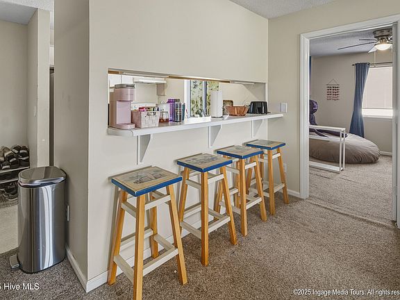 5th image of 322 Brownlea Drive #E3