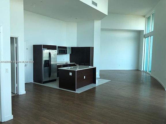 4th image of 1900 N Bayshore Dr #L1007