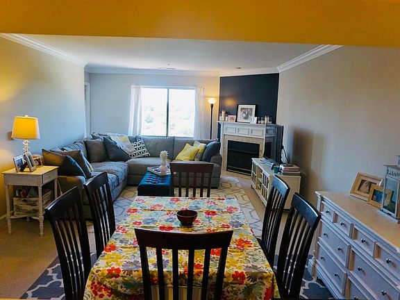 3rd image of 1050 N Stuart St APT 915