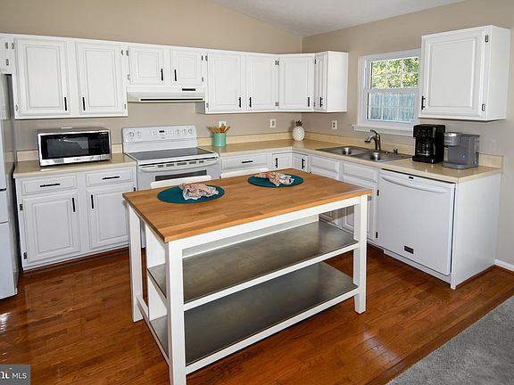 2nd image of 5518 Wicomico Dr