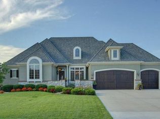 11201 W 165th St, Overland Park, KS 66221