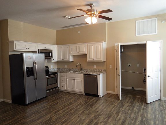 Kitchen & Laundry Facilities