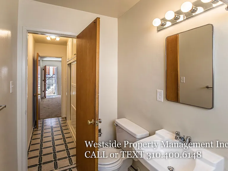 808 6th St #4 — Photo 7