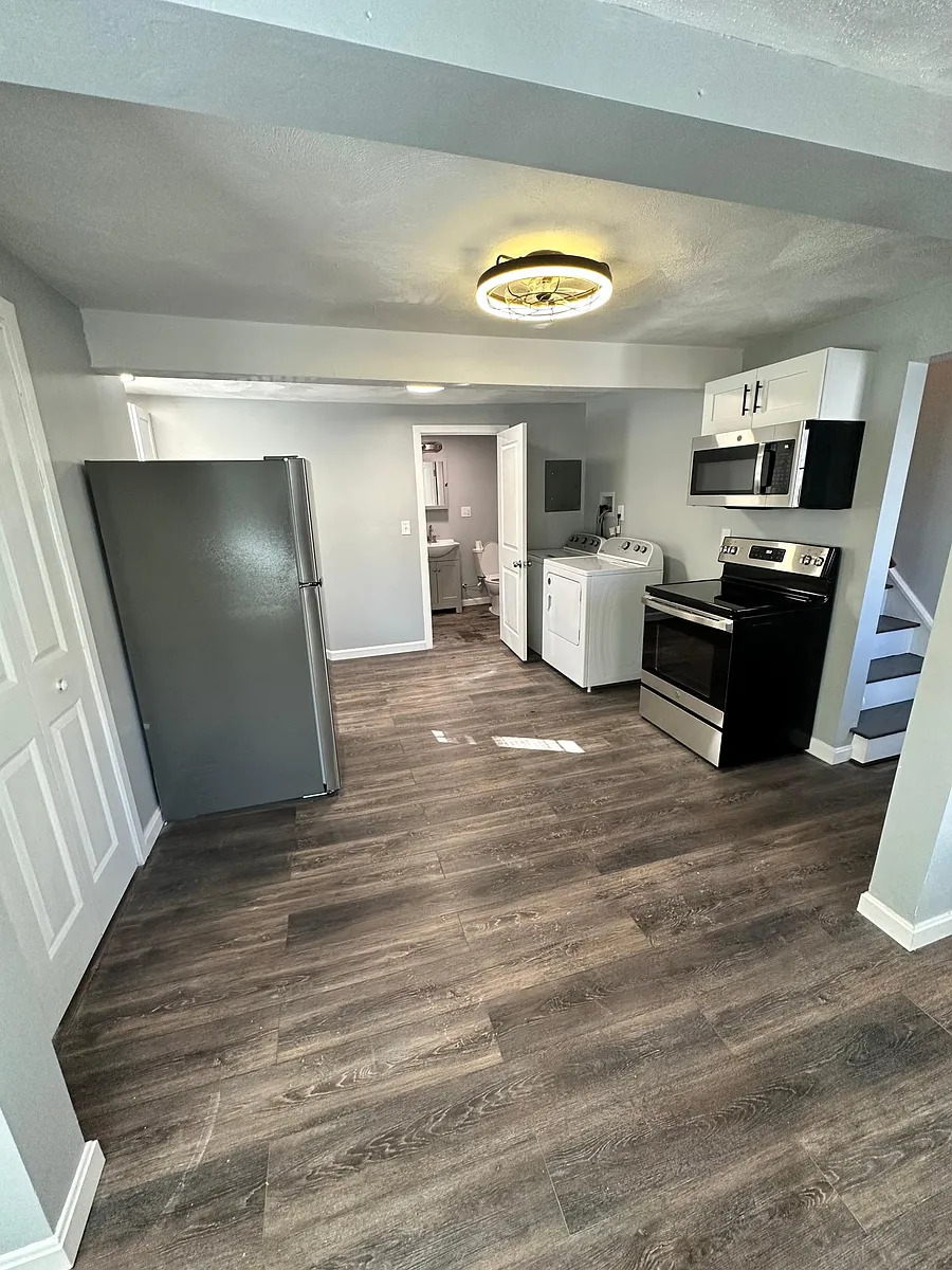 Building Photo - 541 Mount Hope St #541