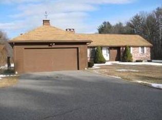 116 Winnicutt Rd, Stratham, NH 03885