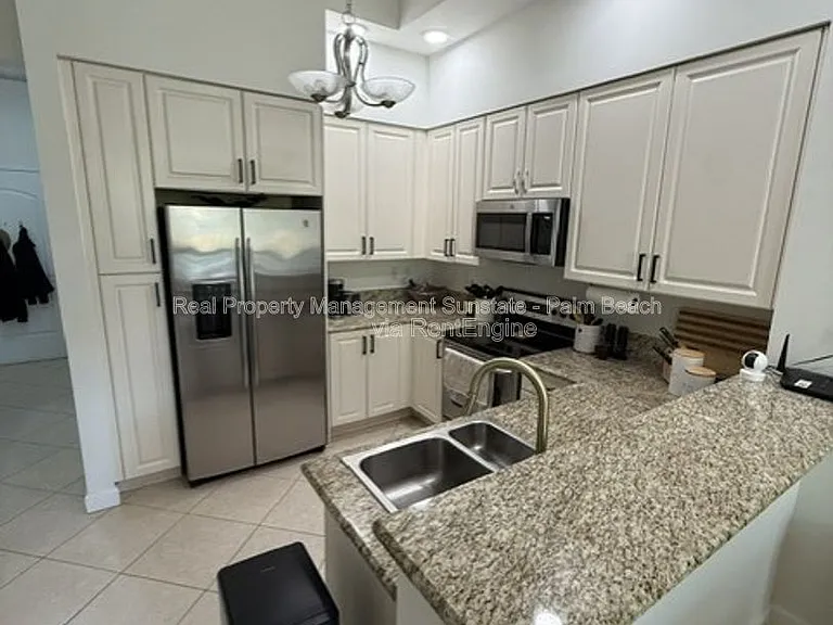801 S Olive Ave #207 — Photo 8
