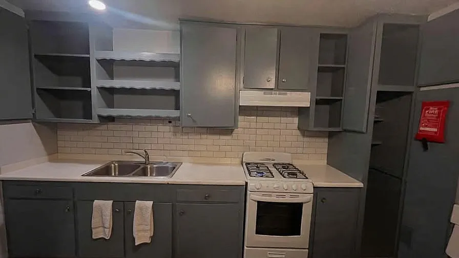 14507 Corby Ave — Photo 2