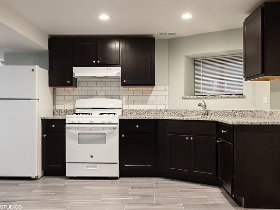 3rd image of 4405 S Michigan Ave #1N
