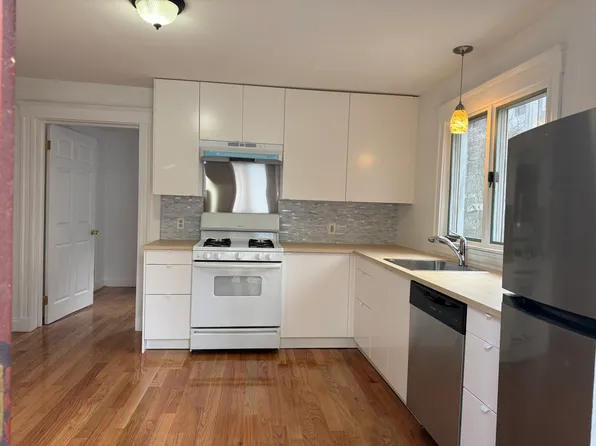 65 Bacon St #U-1, Watertown, MA 02472