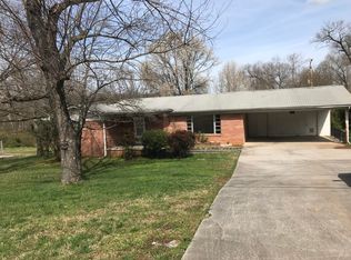 1815 E Hunt Rd, Maryville, TN 37804
