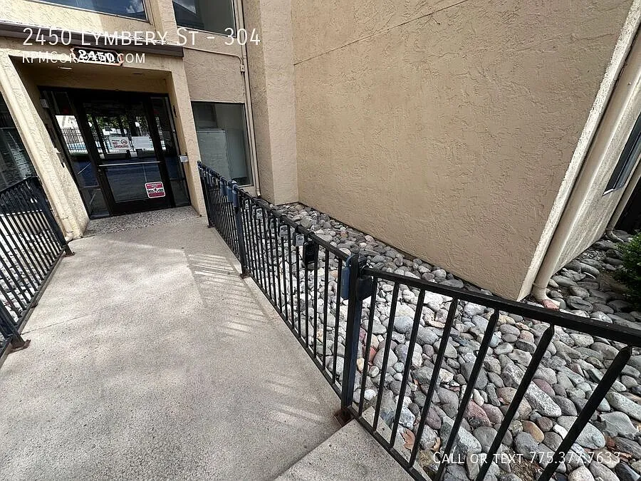 Building Photo - 2450 Lymbery St #304