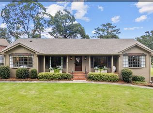 1121 Graylynn Dr, Vestavia Hills, AL 35216