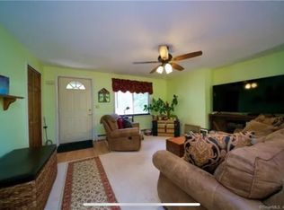 117 Snipsic Lake Rd, Ellington, CT 06029