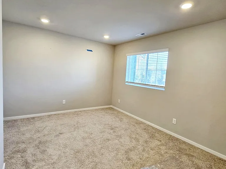 6492 Yorktown Pl NE — Photo 14