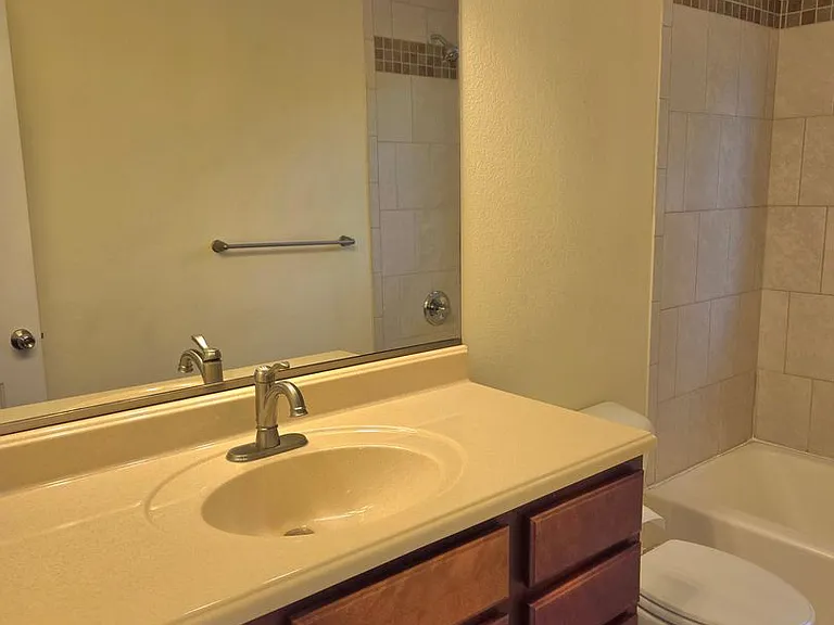 2201 Pershing Ave — Photo 26