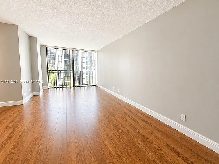 17011 N Bay Rd #503 — Photo 6