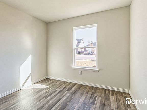 5th image of 7950 Vineyard Dr