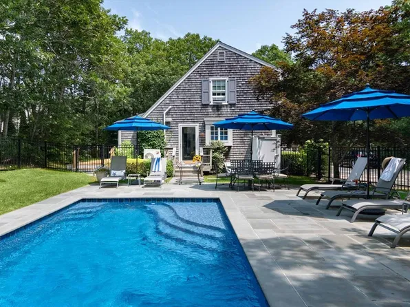 3 Duncan Close, Edgartown, MA 02539