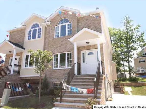 14 El Camino Loop, Staten Island, NY 10309