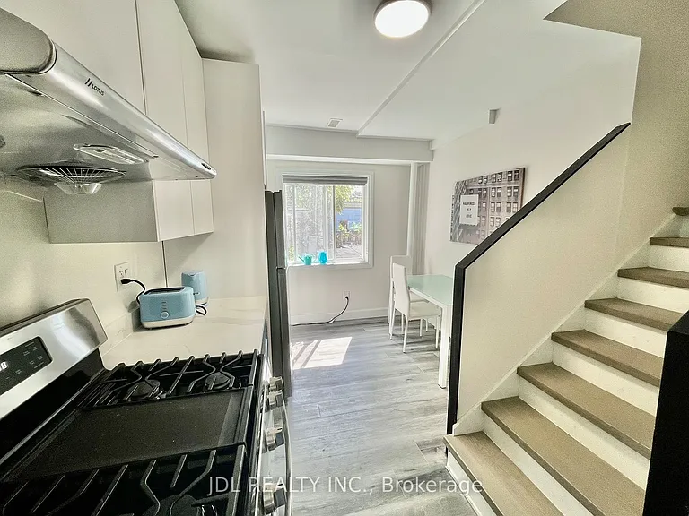 5 Sorauren Ave #7 — Photo 45