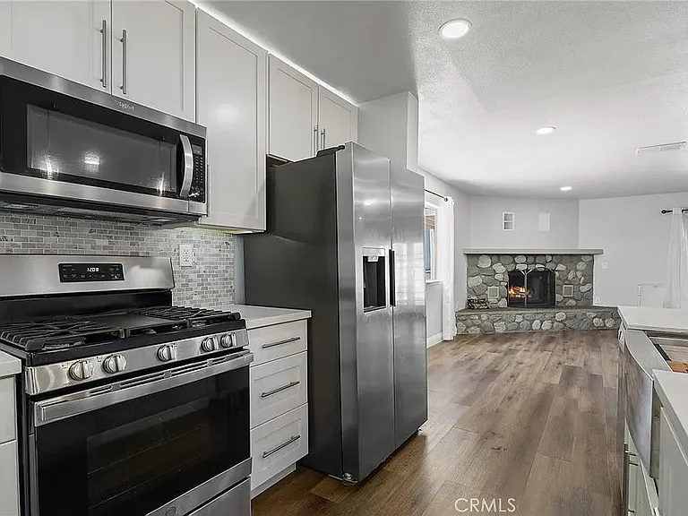 927 Cottonwood Ct — Photo 8