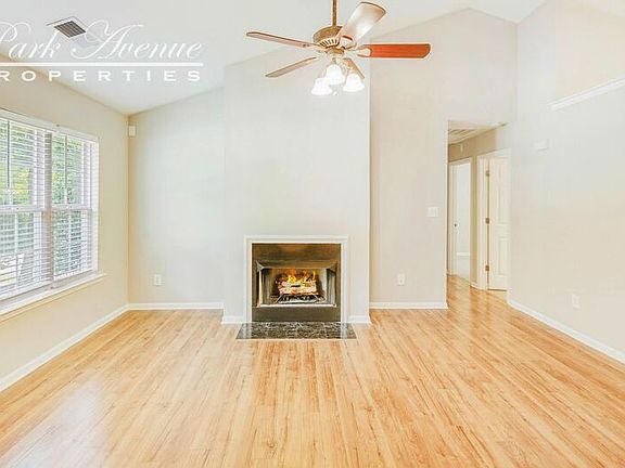 4th image of 3534 Autumn Dr