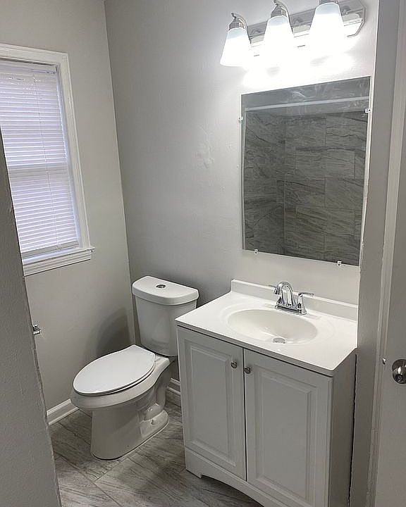1st image of 2937 Barron Ave