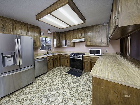 5th image of 219 W Church Ave