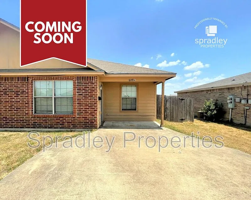 3 bed, 1.0 bath, 1000 sqft, $1,175 — Photo 1