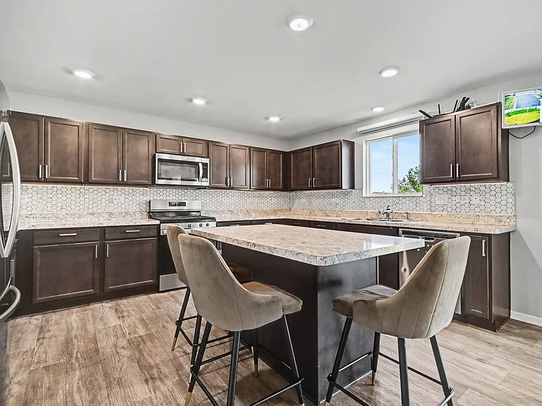 1329 Prairie Creek Trl — Photo 6
