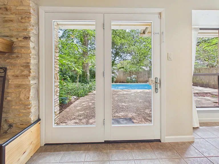 4409 Twisted Tree Dr — Photo 16