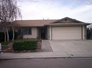 467 Blossom Dr, Ripon, CA 95366
