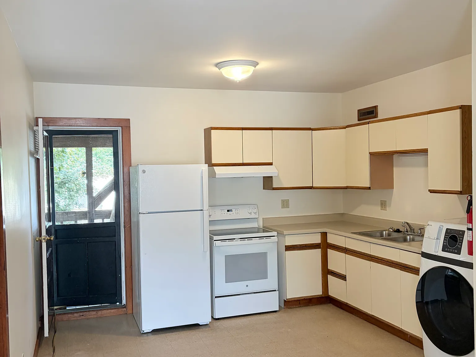 3 bed, $1,950 — Photo 3
