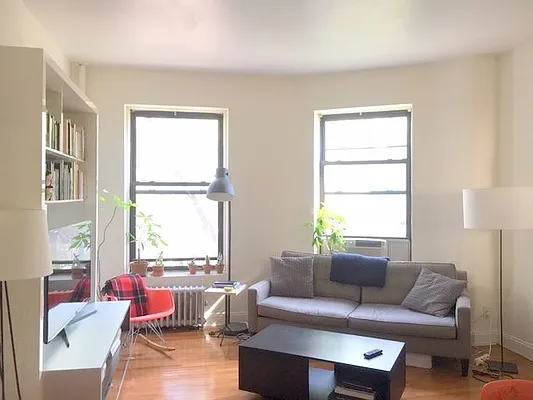 Rented by Manhattan Spaces | media 30