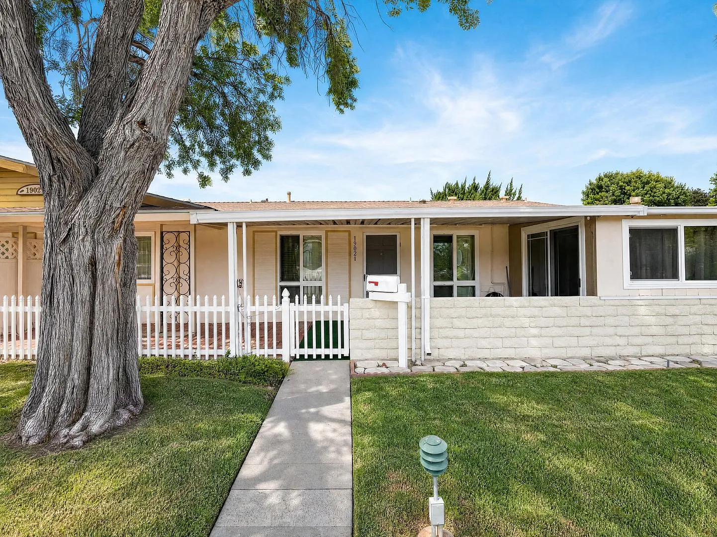 Charming 2-Bedroom Single-Story Home in Friendly Valley 55+ Community! — Photo 1